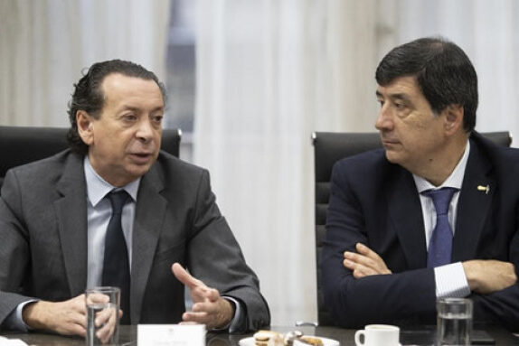 El presidente de CAME, Gerardo Díaz Beltrán, junto al ministro de Producción y Trabajo de la Nación, Dante Sica